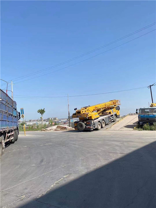 大安区25吨吊车的租赁价格大概是多少？